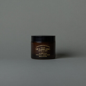 {de:gesichtslotion,en:face lotion}