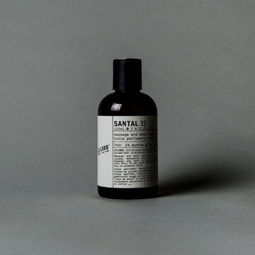 {de:santal 33,en:santal 33}
