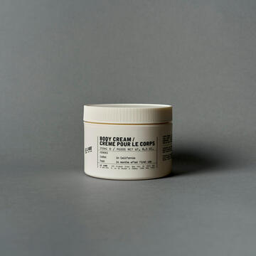 {de:körpercreme,en:body cream,fr:crème pour le corps}