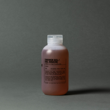 {de:duschgel,en:shower gel,fr:gel douche}