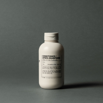 {de:spülung,en:conditioner,fr:après-shampoing}