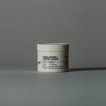 {de:gesichtslotion,en:face lotion}