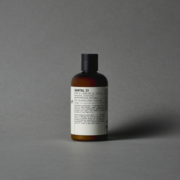 {de:santal 33,en:santal 33}
