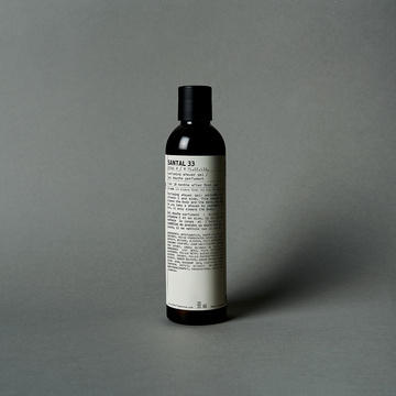 {de:santal 33,en:santal 33}